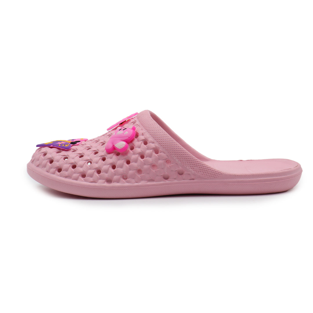 Women's slippers are comfortable, non-slip and soft