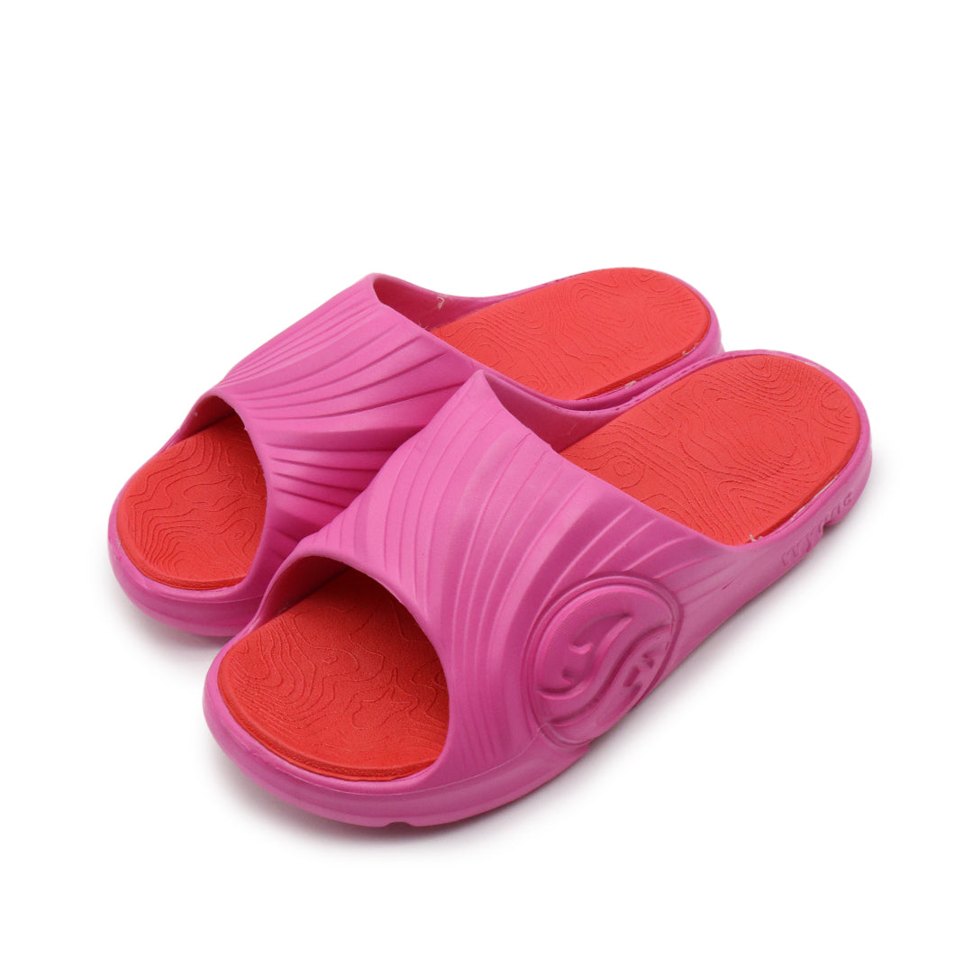 Women's slippers are comfortable, non-slip and soft