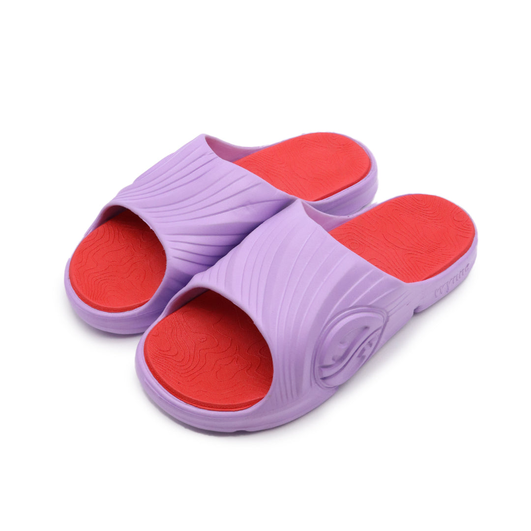 Women's slippers are comfortable, non-slip and soft