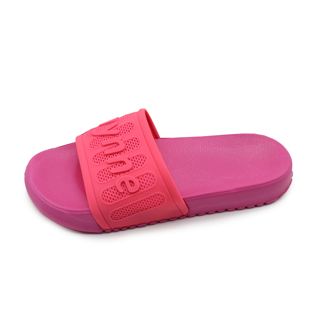Women's slippers are comfortable, non-slip and soft