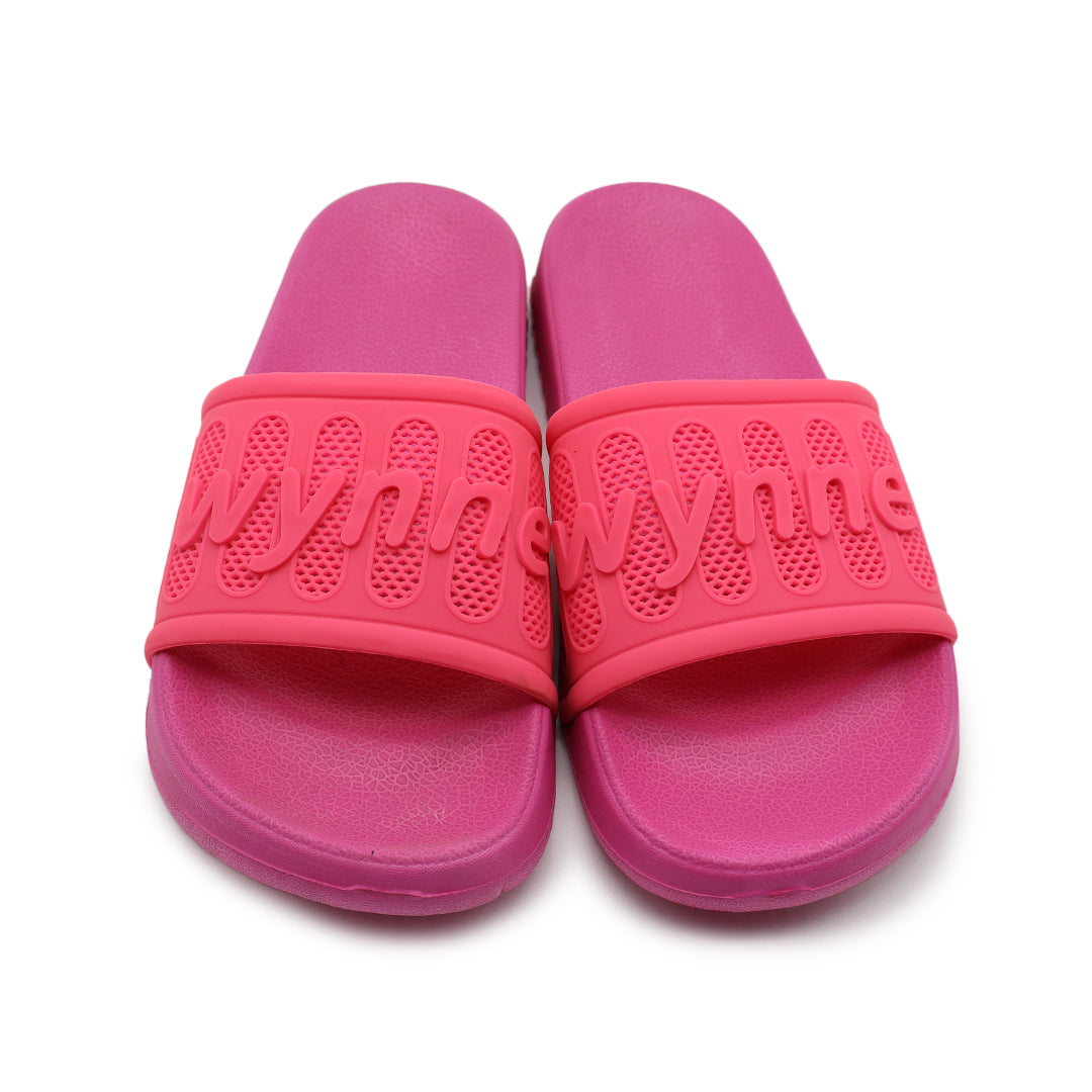 Women's slippers are comfortable, non-slip and soft