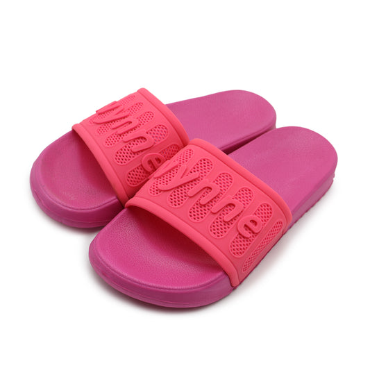 Women's slippers are comfortable, non-slip and soft