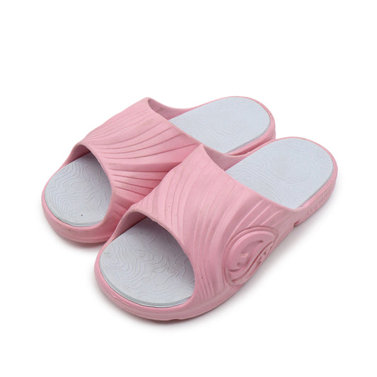 Women's slippers are comfortable, non-slip and soft