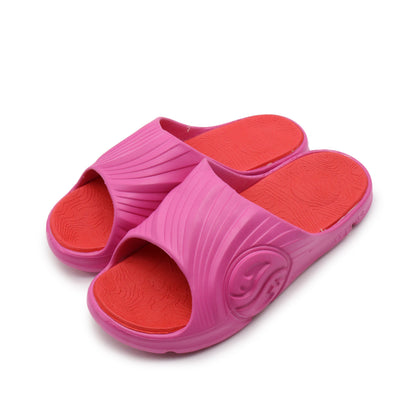 Women's slippers are comfortable, non-slip and soft