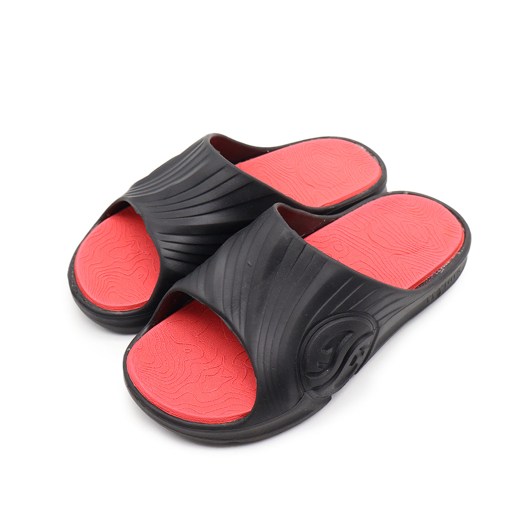 Women's slippers are comfortable, non-slip and soft